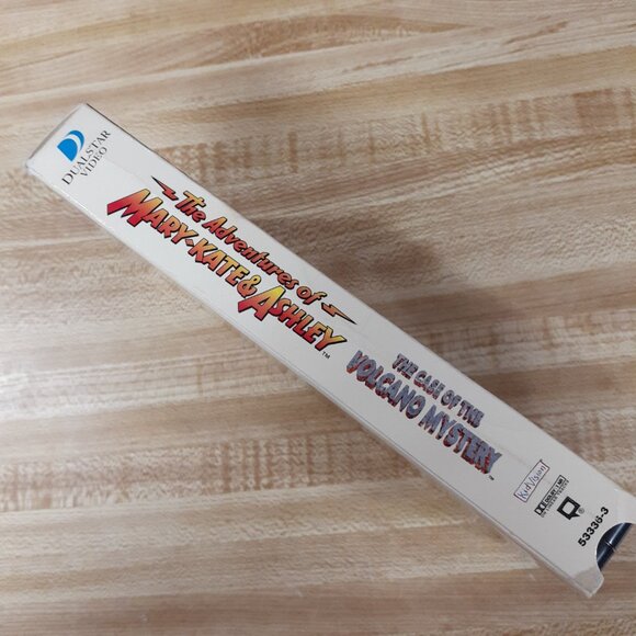 The Adventures Of Mary Kate And Ashley VHS The Case Of The Volcano Mystery 1997 - Picture 3 of 6